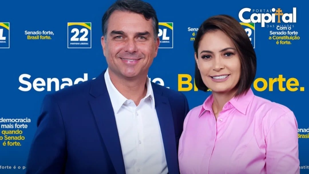 Michelle Bolsonaro confirma a aliados que Flávio Bolsonaro deixou o Brasil