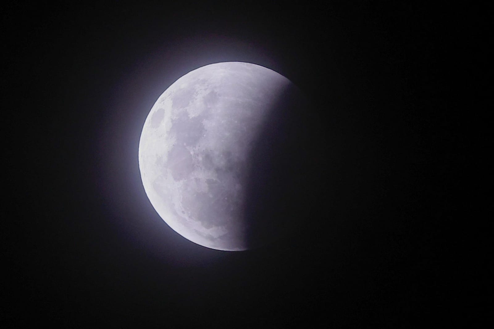 China testa comunicação a laser entre Terra e Lua e transmite imagem 8K em 12 segundos