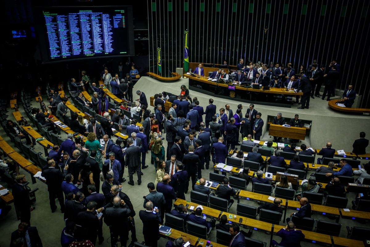 Câmara discute proposta para mudar sistema eleitoral brasileiro