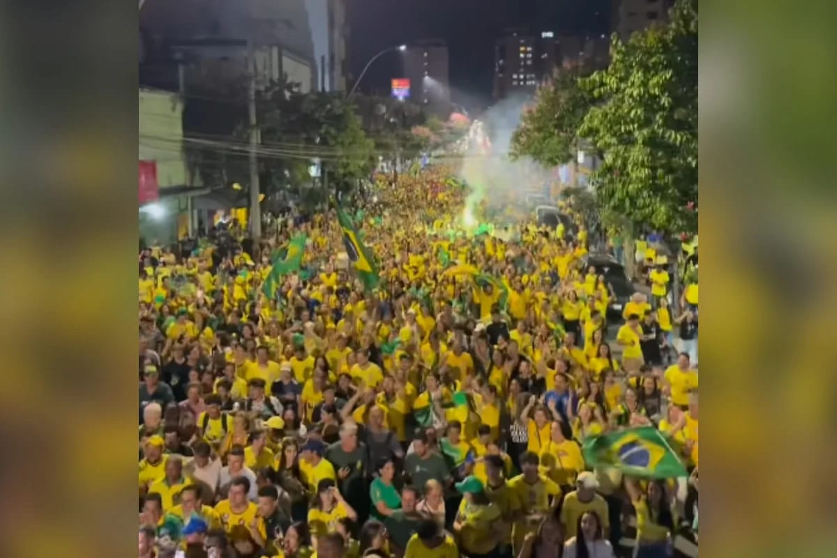 Cleitinho e Domingos Sávio participaram do 'Bloquinho 22' em Divinópolis