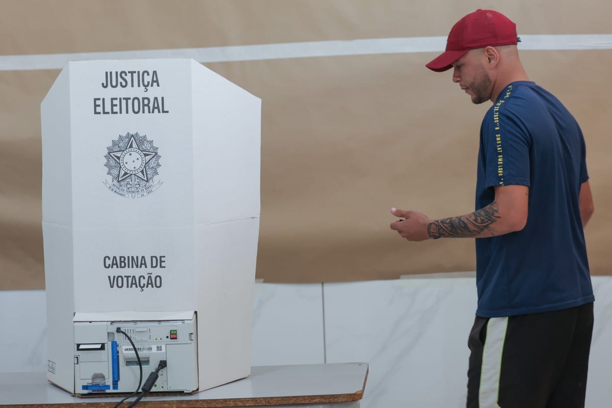 Mais de 158 milhões de brasileiros vão às urnas neste domingo (25) para o segundo turno das eleições