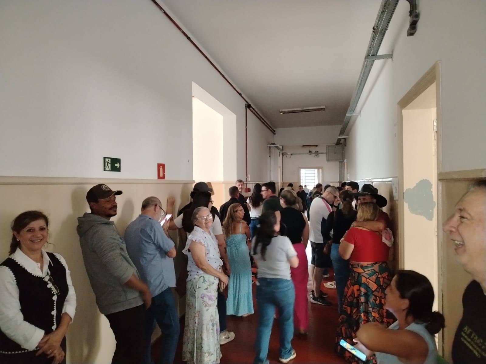 Mais de 50 trocas de baterias em urnas provocam filas e atrasos na votação em Birigui