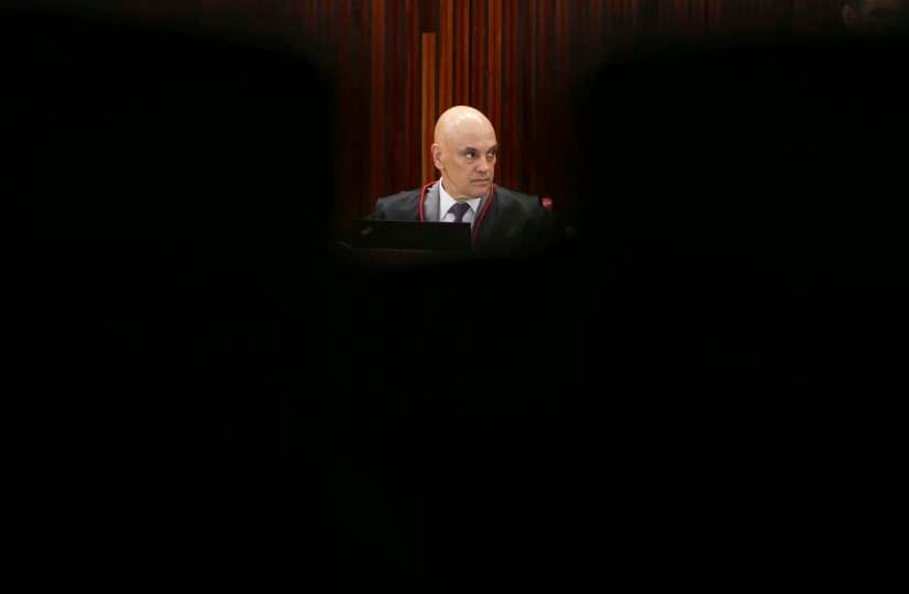 PF associa 52 notas no iPhone de Vorcaro a envio para número ligado a 'Alexandre de Moraes'