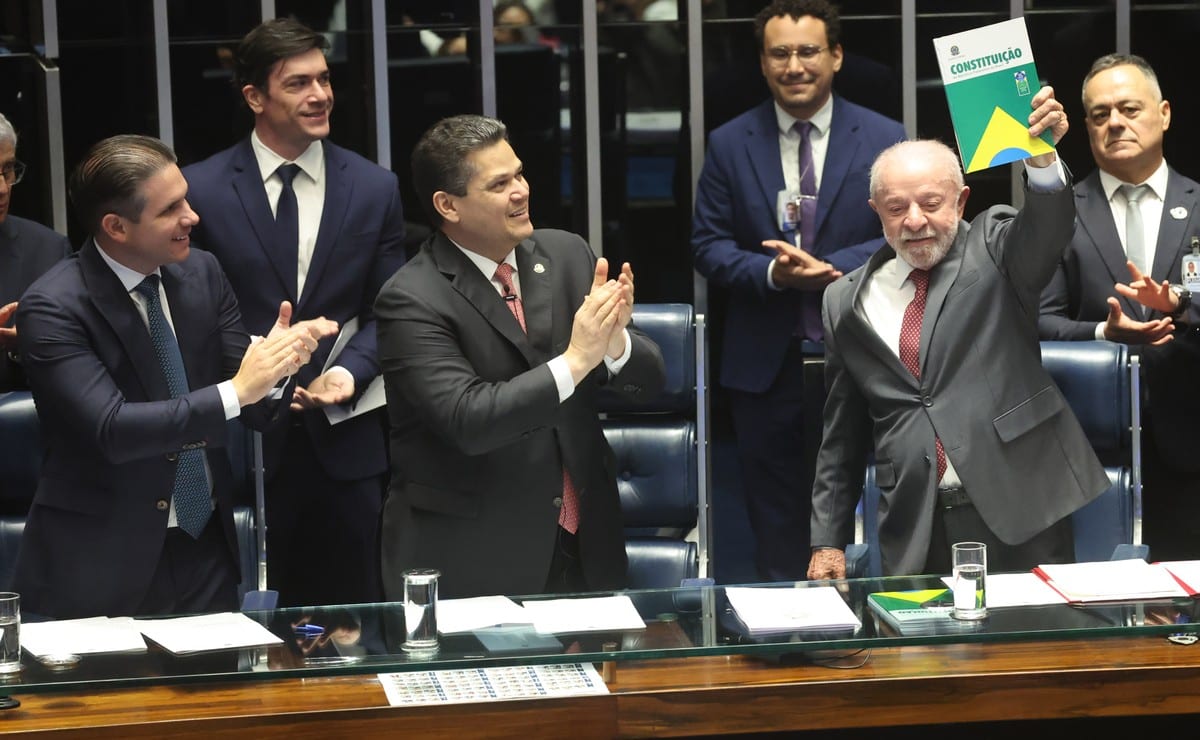 Alcolumbre e Motta defendem processo eleitoral e parabenizam Lula por reeleição