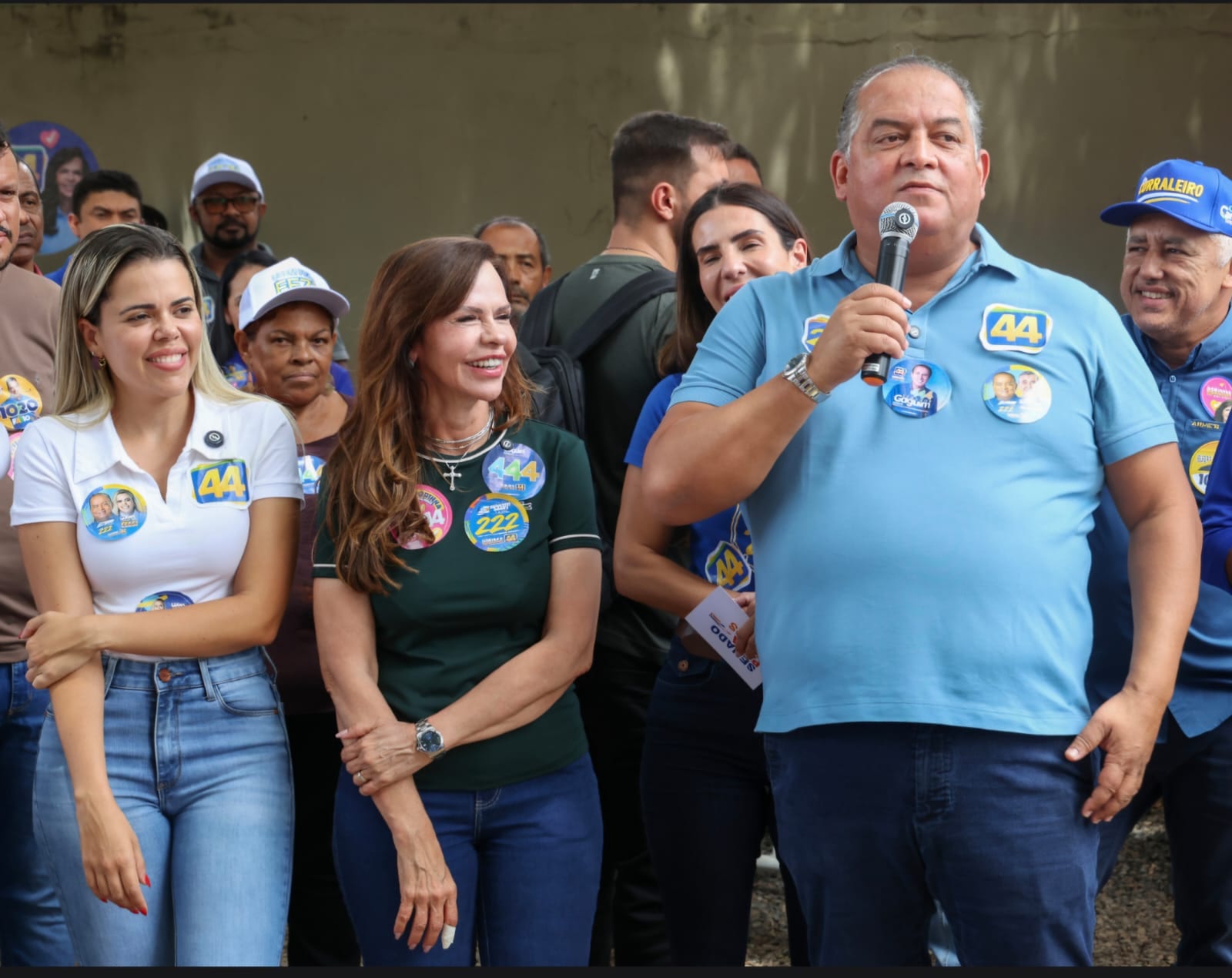 Eduardo Gomes recebe reconhecimento por obras e visita cinco cidades do Sudeste-TO