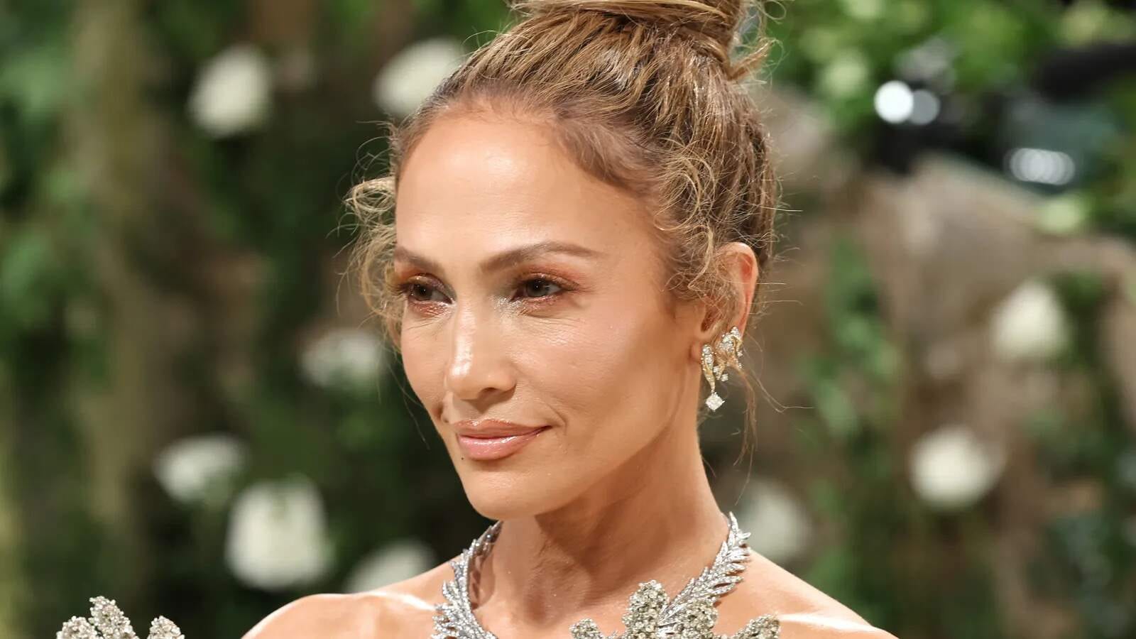 Contrato milionário acende alerta entre amigos de Jennifer Lopez, que temem novo colapso nervoso