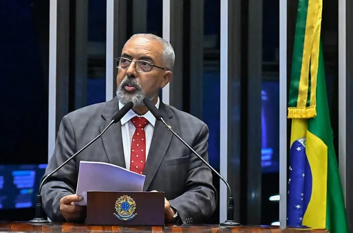 Paulo Paim defende que fim da escala 6x1 avance esta semana no Senado
