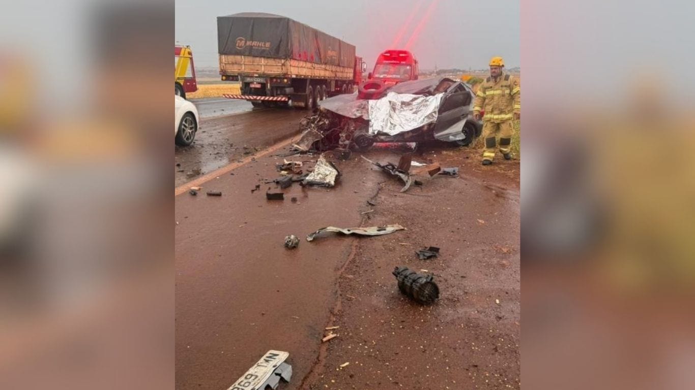 Acidente entre carro e veículo de grande porte deixa homem morto na GO-210, em Santa Helena de Goiás