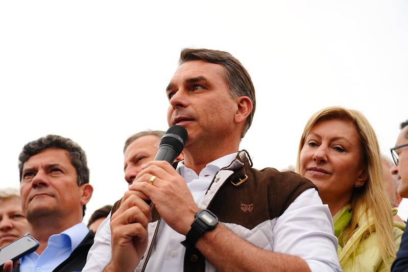 Por que o desejo de empreender favorece Flávio e desafia Lula, segundo o Ideia