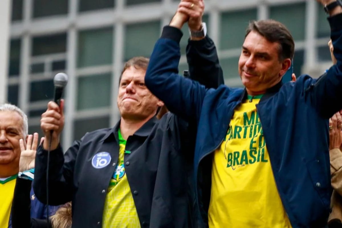 Metade dos governadores eleitos apoiou Flávio Bolsonaro no 1º turno