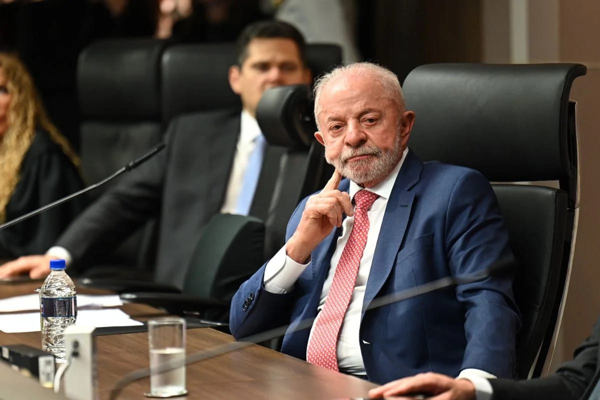 Senadores admitem votar PEC da 6×1 só após as eleições