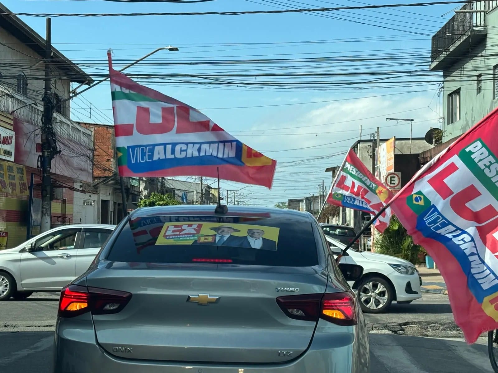 Carreata em Suzano reúne apoiadores de Lula para o segundo turno
