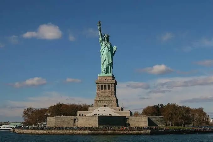 Cônsul-geral diz que não recebeu orientação para mudar horário de votação em Nova York