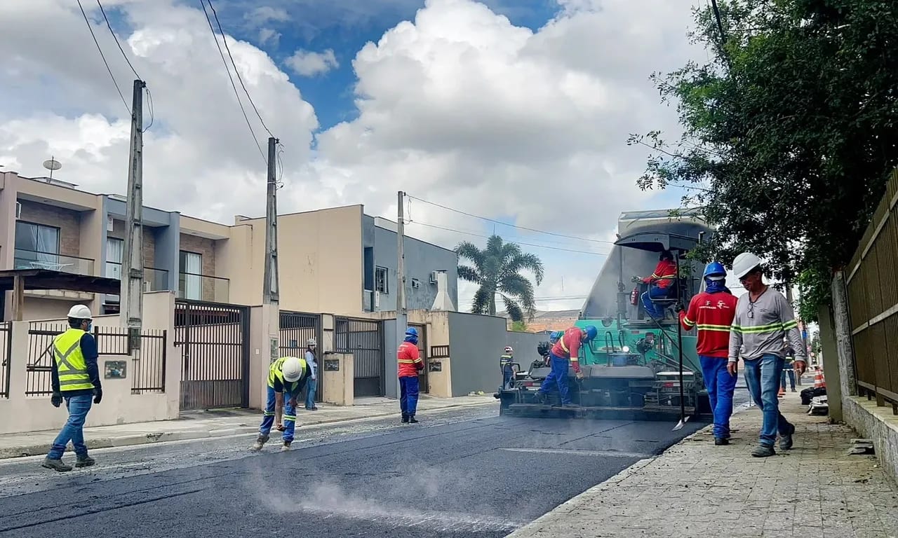 Ponte Joinville: obras recebem 400 toneladas de asfalto no Boa Vista