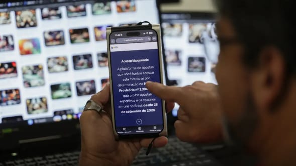 Sites de apostas começam a sair do ar em todo o país após proibição federal