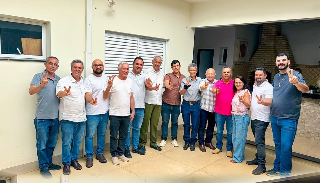 Prefeito Velomar Rios reúne vereadores para avaliar eleições e discutir projetos para Catalão