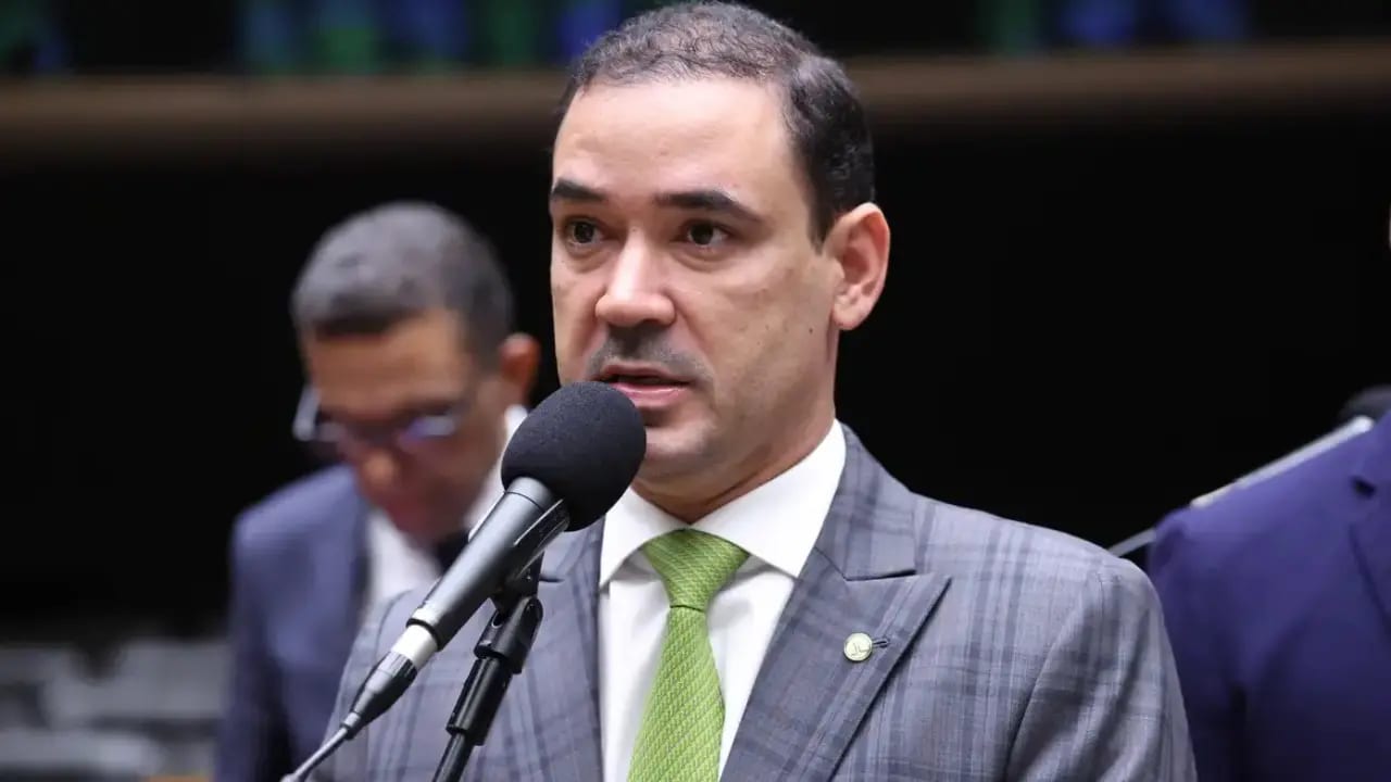 Vicentinho Júnior vence eleição para governador do Tocantins