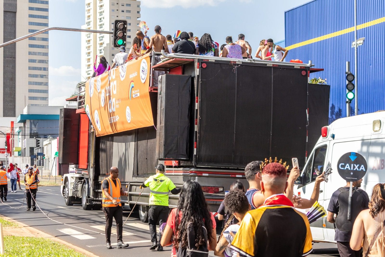 22ª Parada LGBTQIAPN+ de Ribeirão Preto reúne cerca de 20 mil pessoas