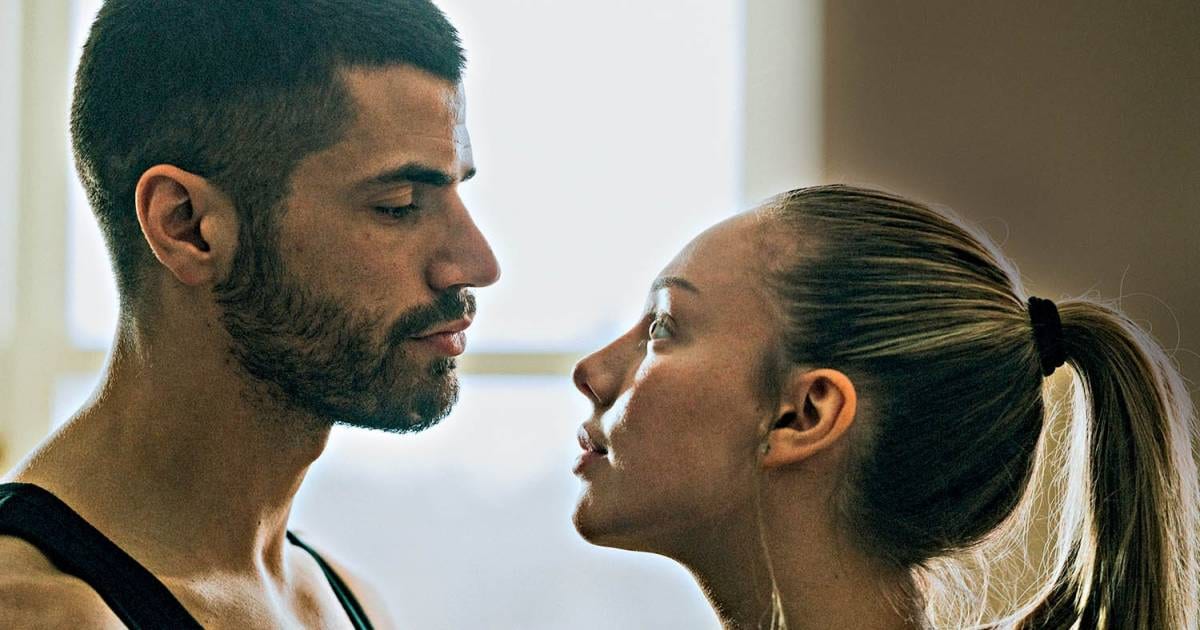 ‘Atraídos pelo Destino’ seduz com química entre casal e cenários luxuosos