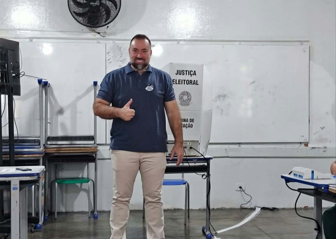Rodrigo Ortunho (Podemos) votou em Fernandópolis e se diz confiante