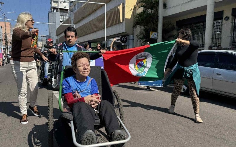 Passeata em Novo Hamburgo pede visibilidade para pessoas com deficiência