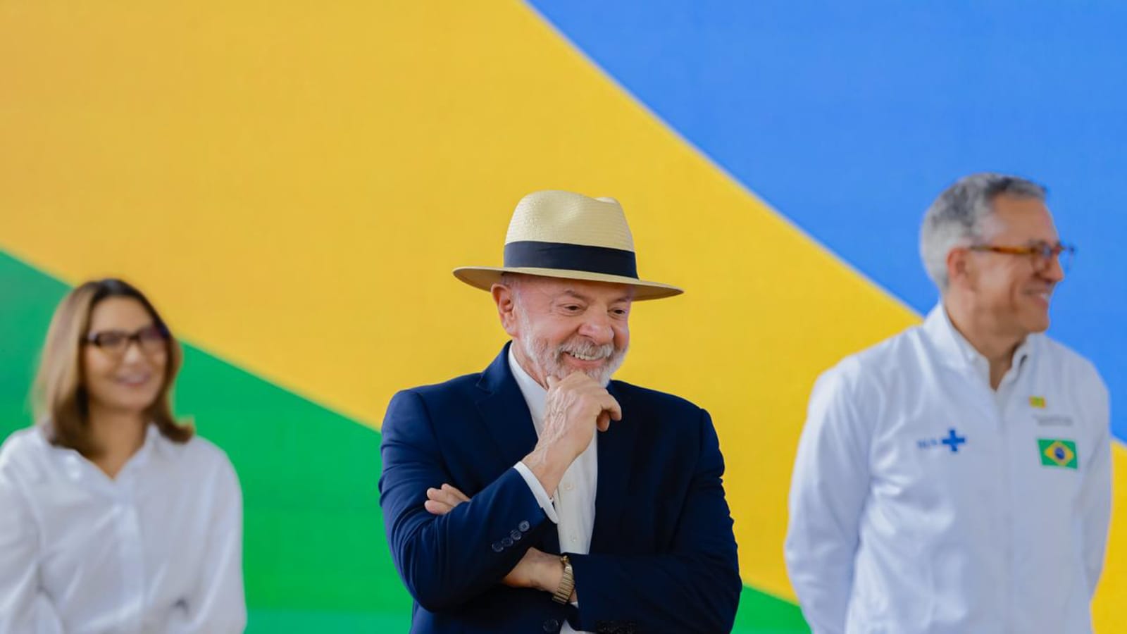 Lula promete Pé-de-Meia para universitários, com pagamento mensal de R$ 700 por estudante