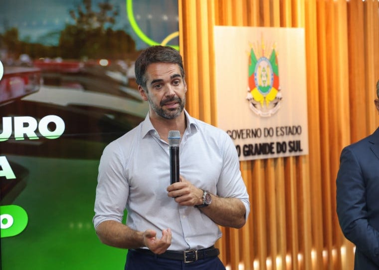 Leite desiste de alternativa para manter taxa de licenciamento