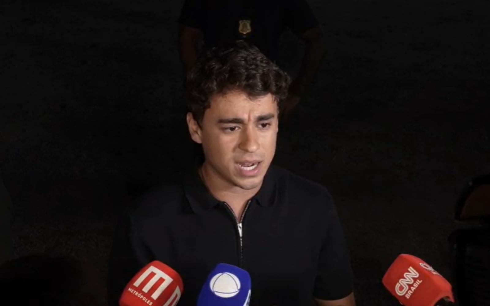 VÍDEO: Nikolas Ferreira diz que prorrogação da votação só beneficia “o time que está perdendo” e que Flávio é o único pr