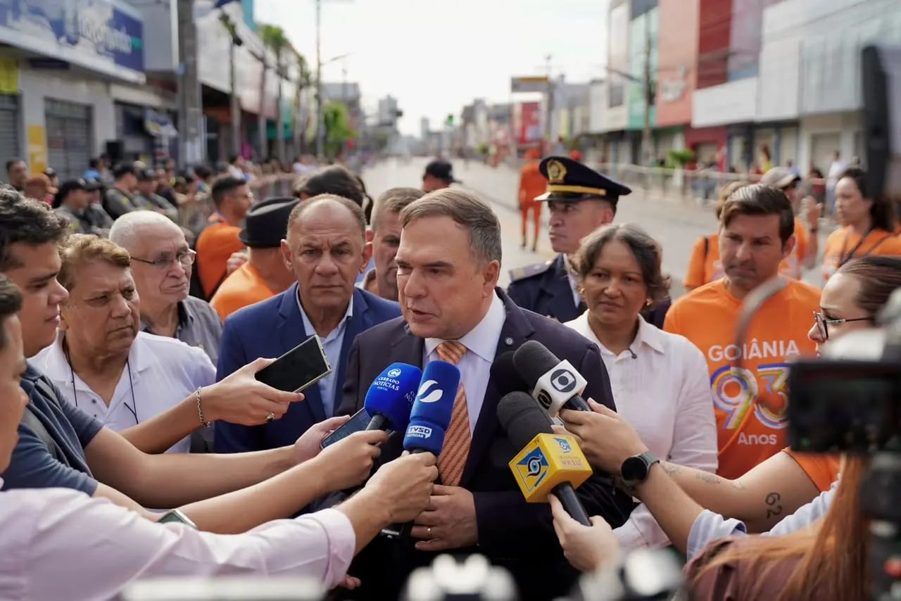 Mabel abre aniversário de Goiânia com desfile cívico-militar em Campinas