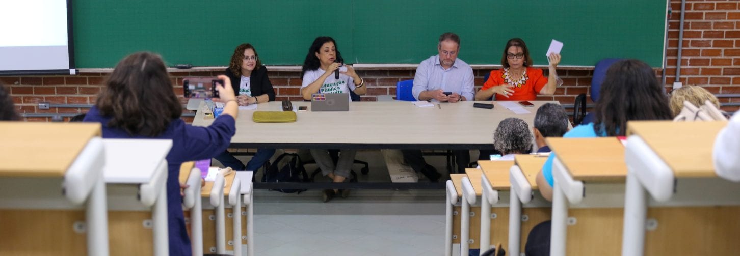 Lula anuncia Pé-de-Meia Universitário para estudantes de baixa renda concluírem a graduação