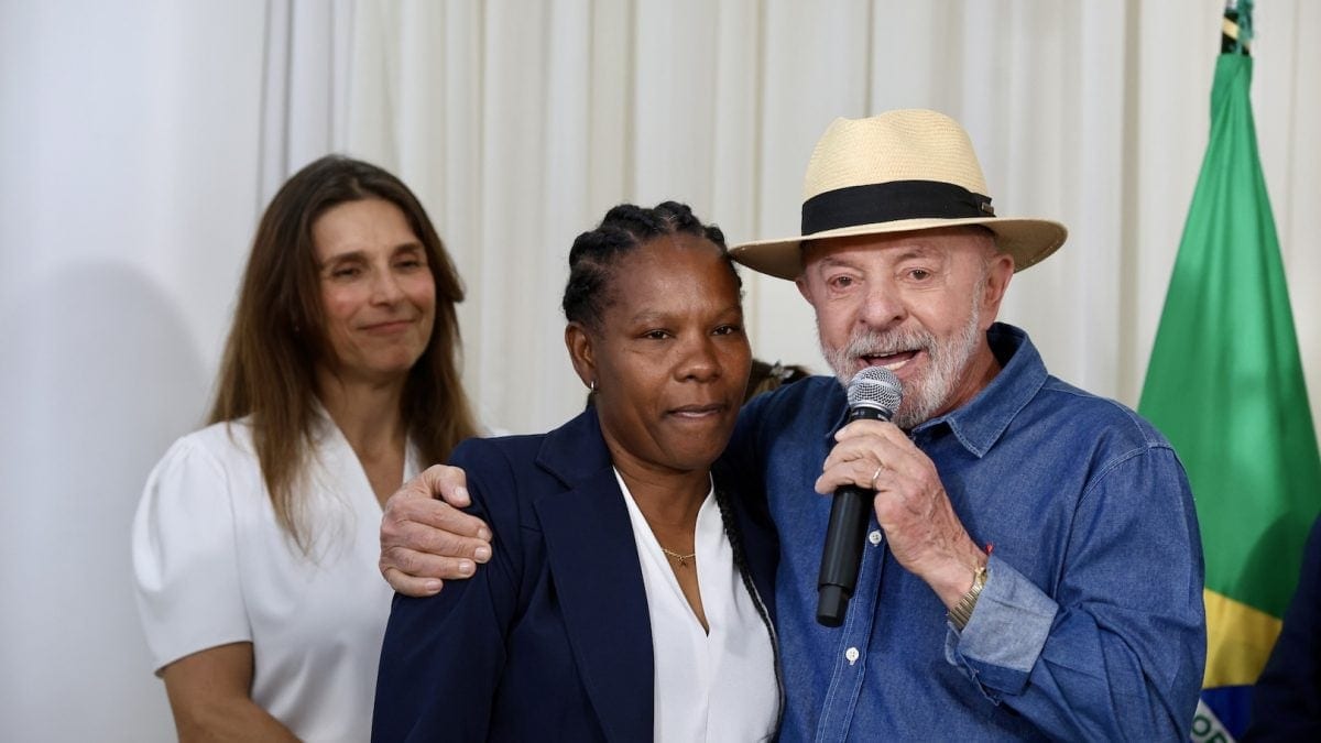 Lula sanciona lei que prioriza futebol feminino e libera R$ 1 bilhão para a Copa 2027