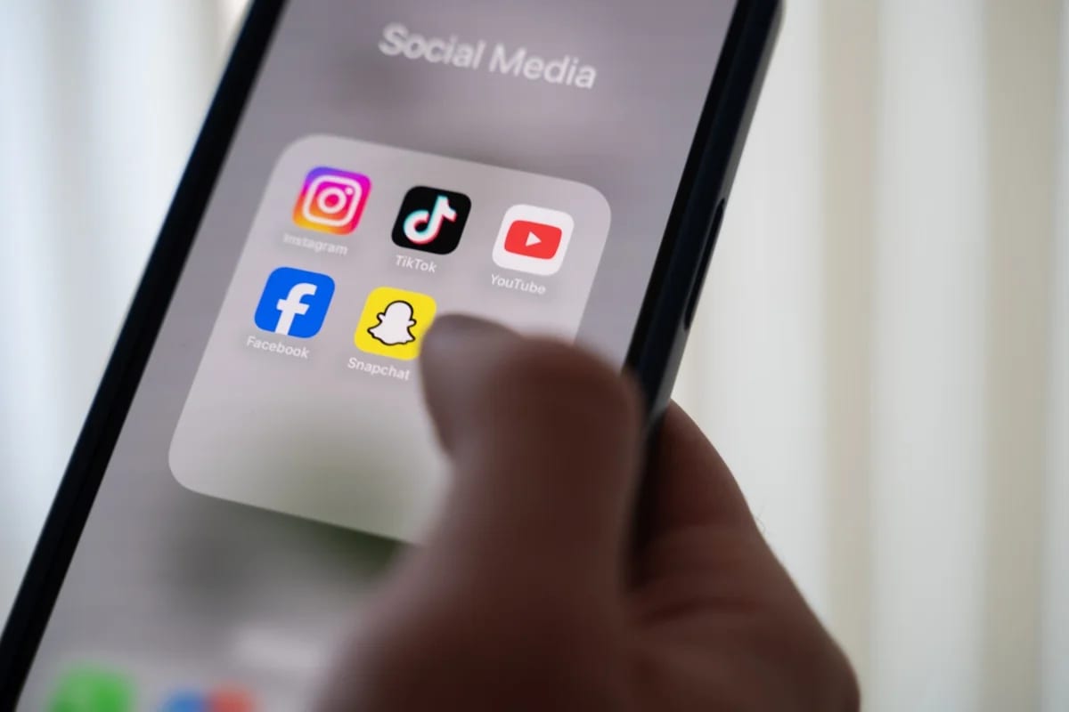 Grécia proíbe redes sociais para menores de 15 anos a partir de 2027