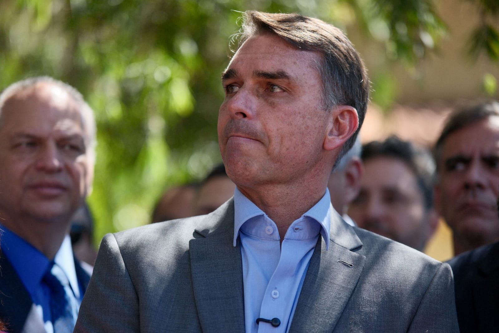 PoderData: Flávio Bolsonaro lidera em quatro das cinco regiões brasileiras no 2º turno