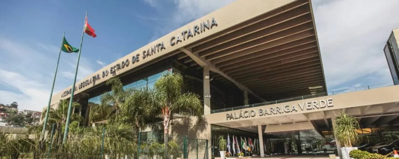 SC elege 40 deputados estaduais; Ana Campagnolo foi a mais votada