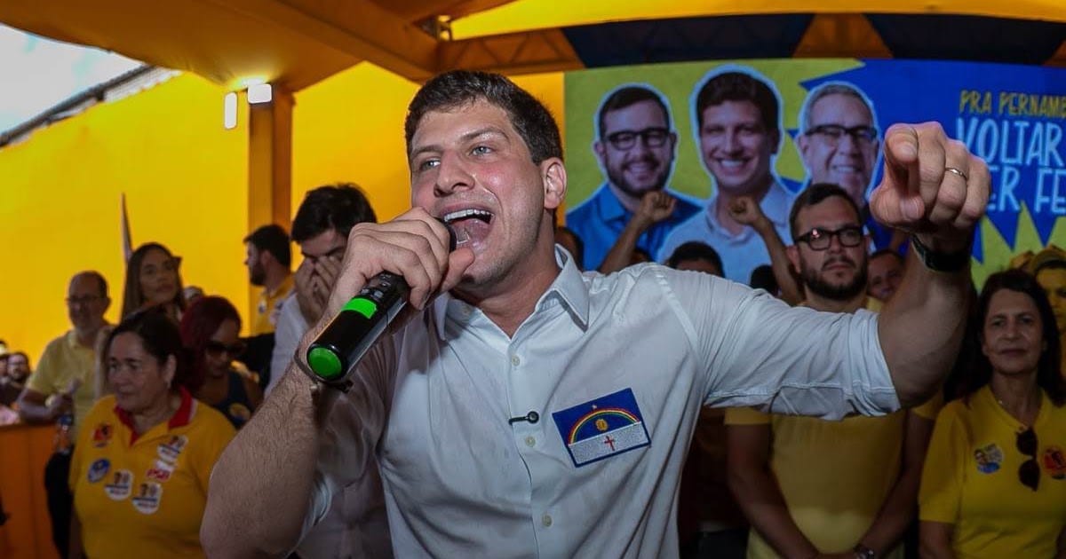 João Campos propõe vender avião e dois helicópteros para isentar IPVA de motos até 150cc