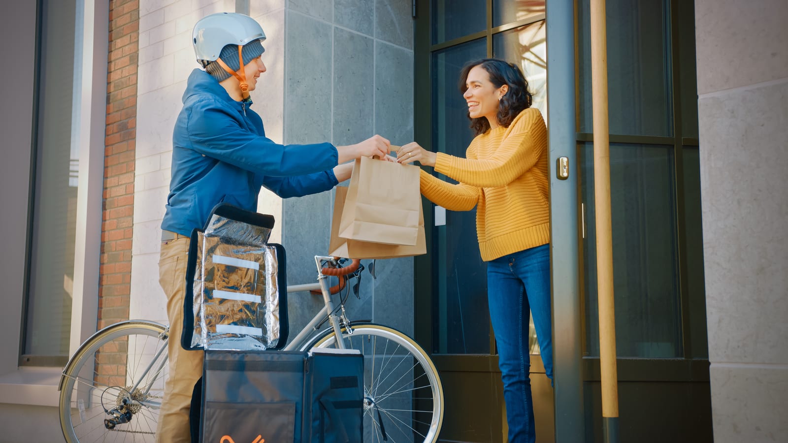 A guerra do delivery pelo seu restaurante, o fim do ‘aceita VR?’ e o que esperar dos mercados hoje