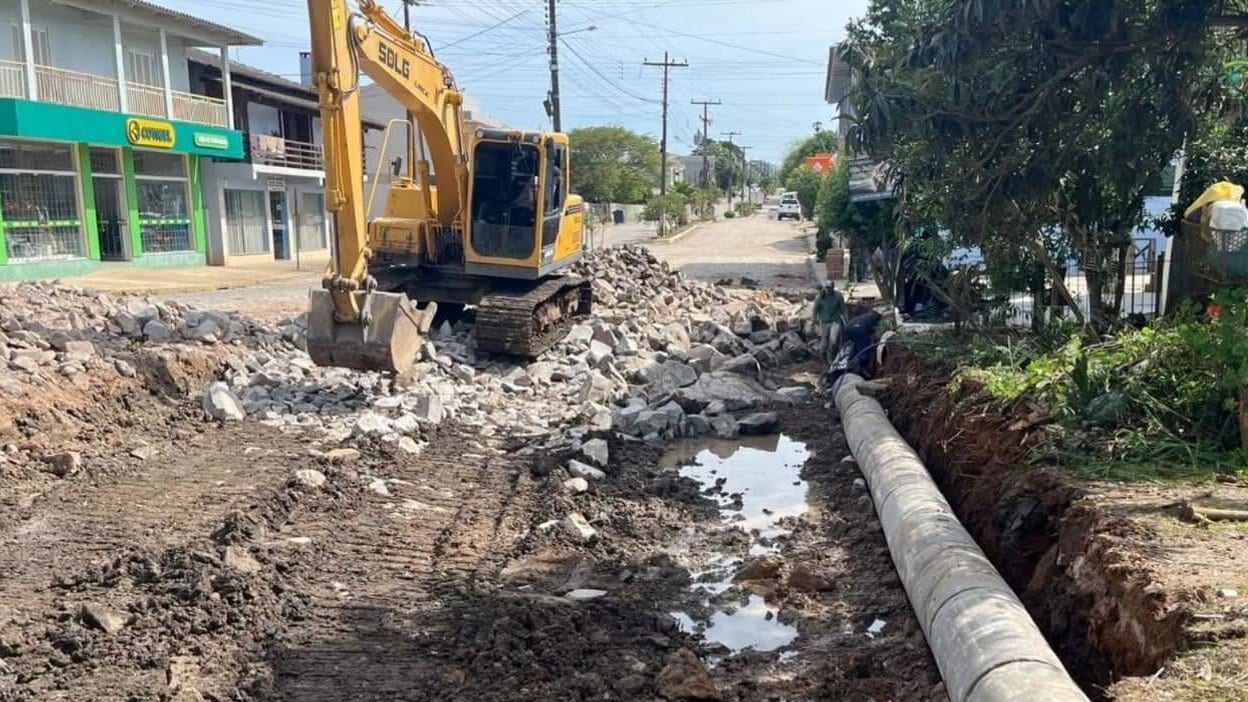 Obras de recapeamento asfáltico em Lagoão avançam com melhorias na base e na drenagem
