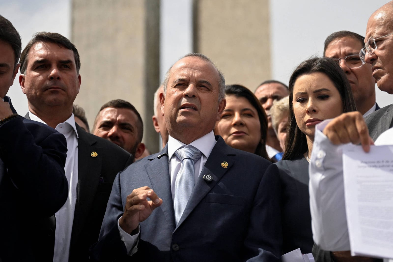 Flávio Bolsonaro enviará ao Congresso nova regra fiscal após vitória