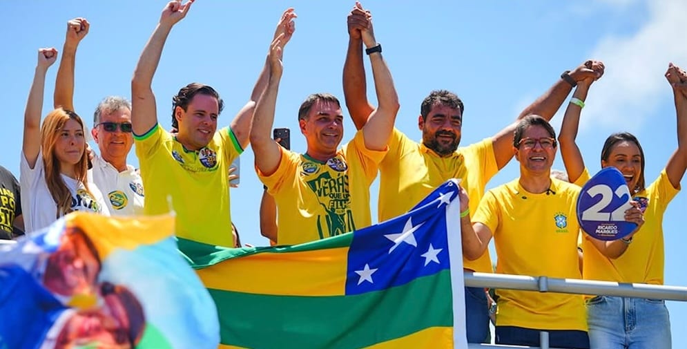 Rodrigo Valadares prega união no palanque de Flávio Bolsonaro em Aracaju