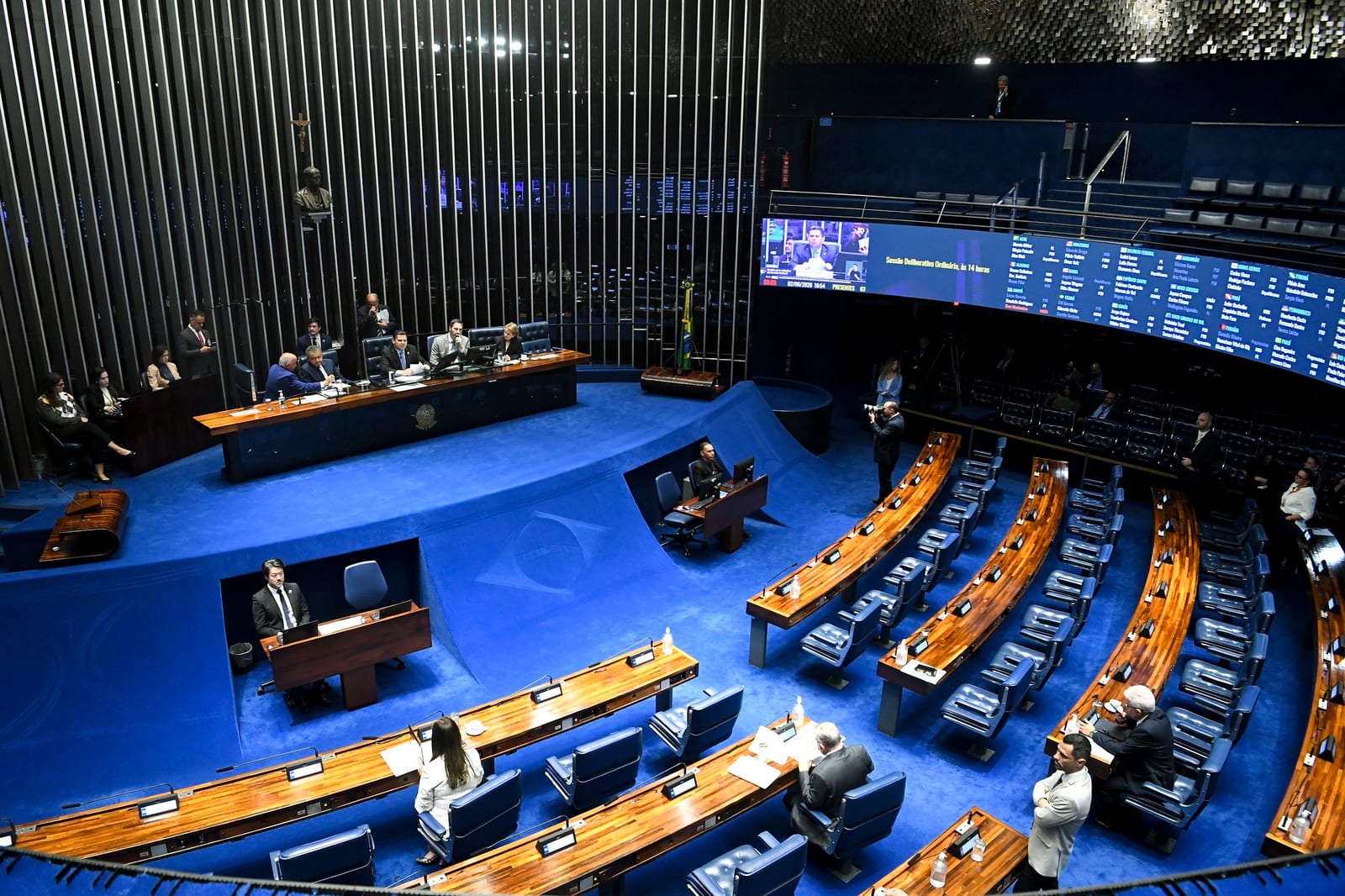 Marília lidera corrida ao Senado em PE com 18%; Humberto tem 14%