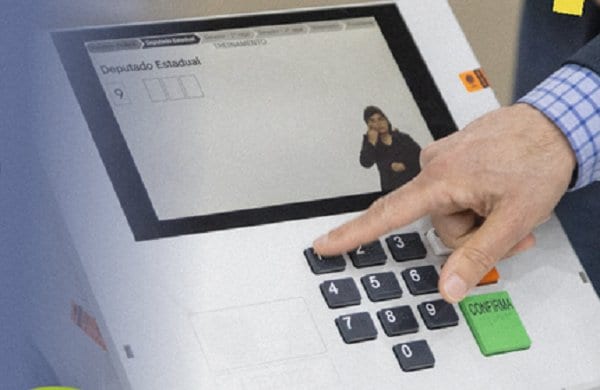 Quem é obrigado a votar e o que acontece se não comparecer