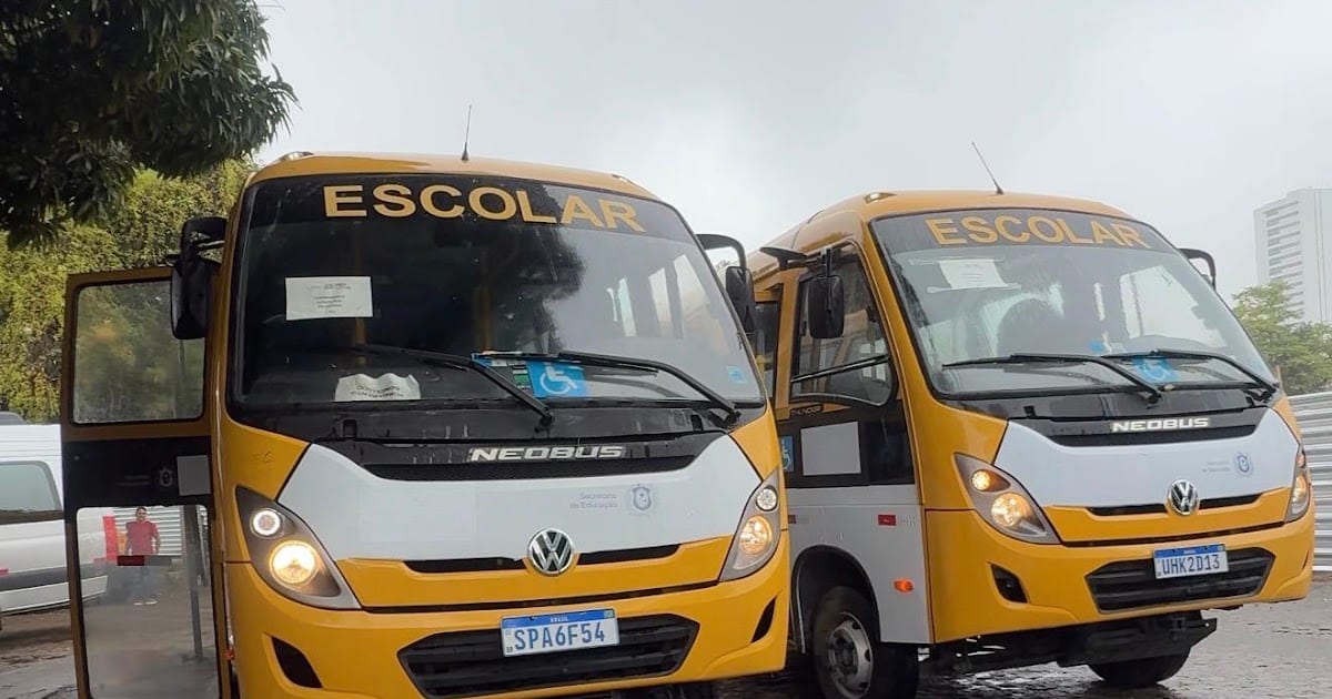 Arcoverde recebe dois ônibus escolares em parceria com o Governo de Pernambuco