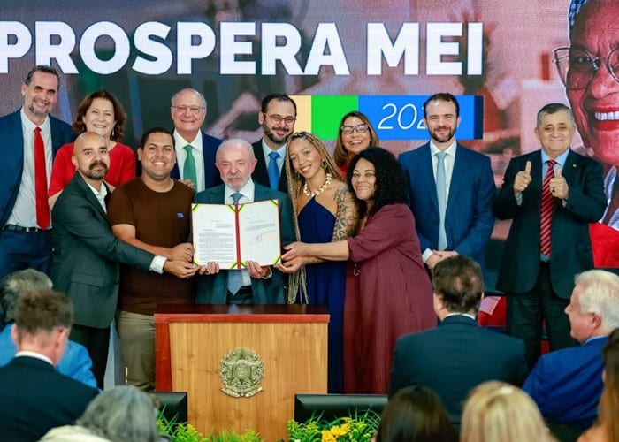 Prosperidade vira palavra de ordem na reta final da campanha presidencial que exclui o termo responsabilidade fiscal do