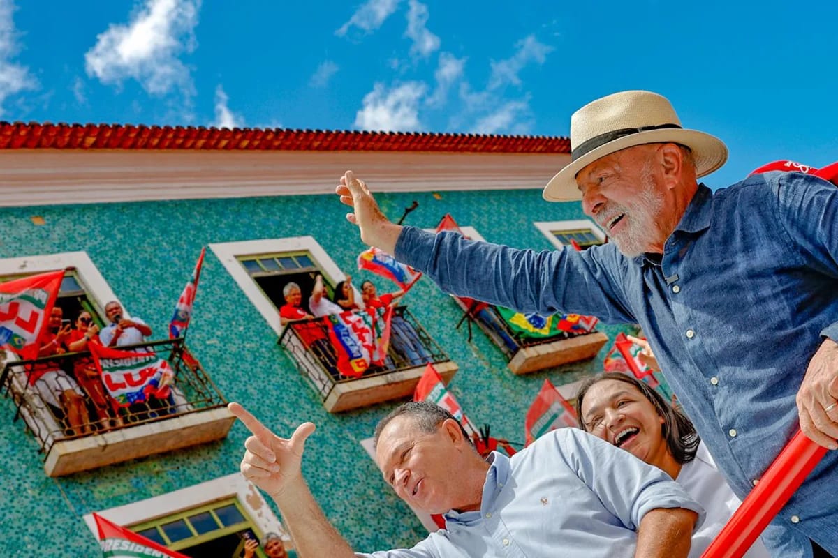 Lula evita governador do Maranhão ao desembarcar em São Luís