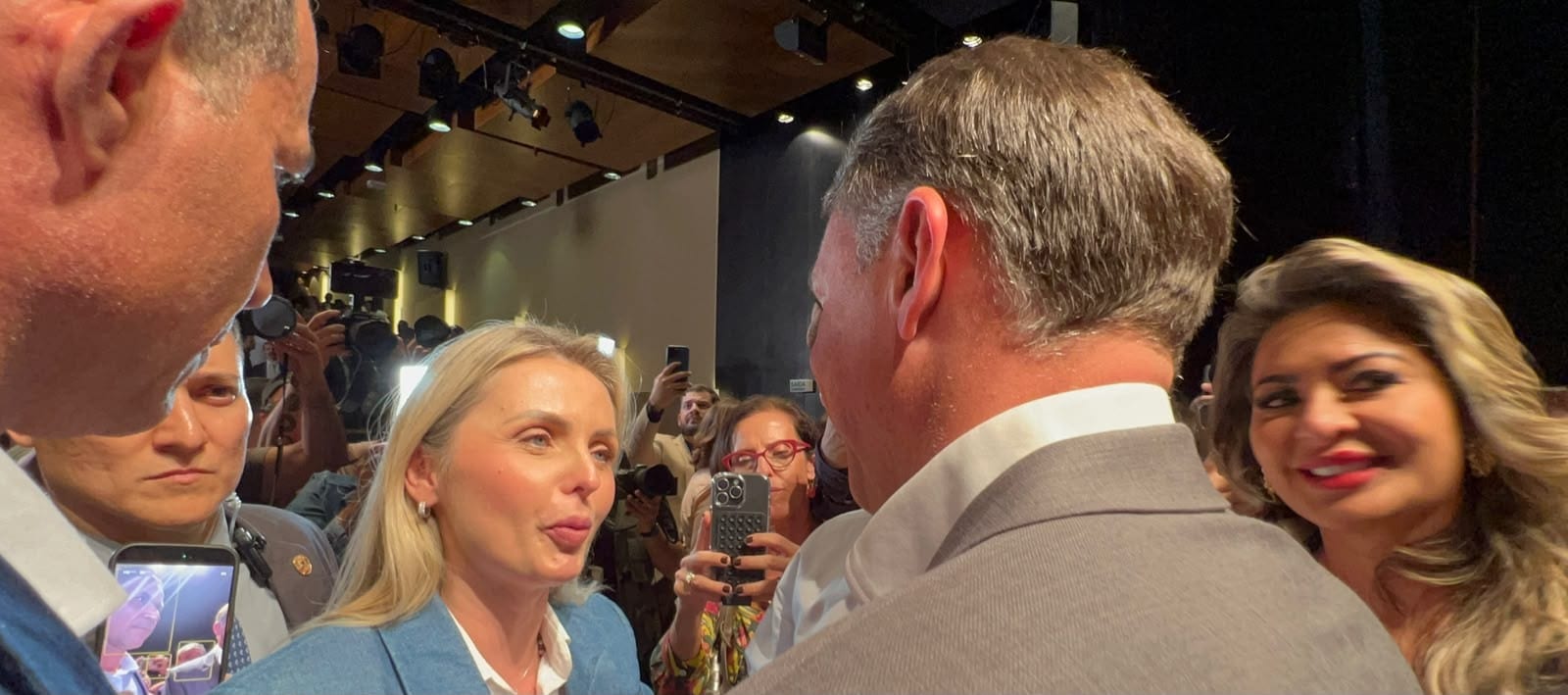 Clariana Barão, ex-candidata à presidência, manifesta apoio a Flávio Bolsonaro no segundo turno