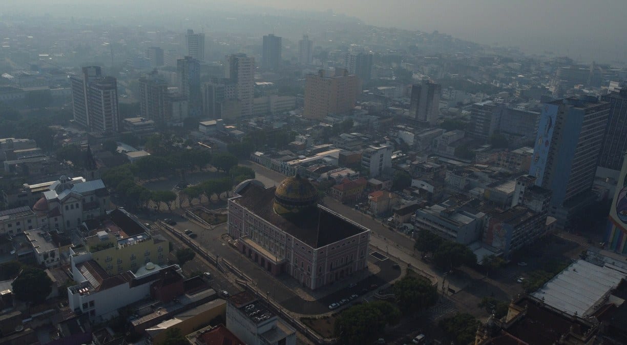 Manaus atinge níveis graves de poluição do ar por fumaça de queimadas