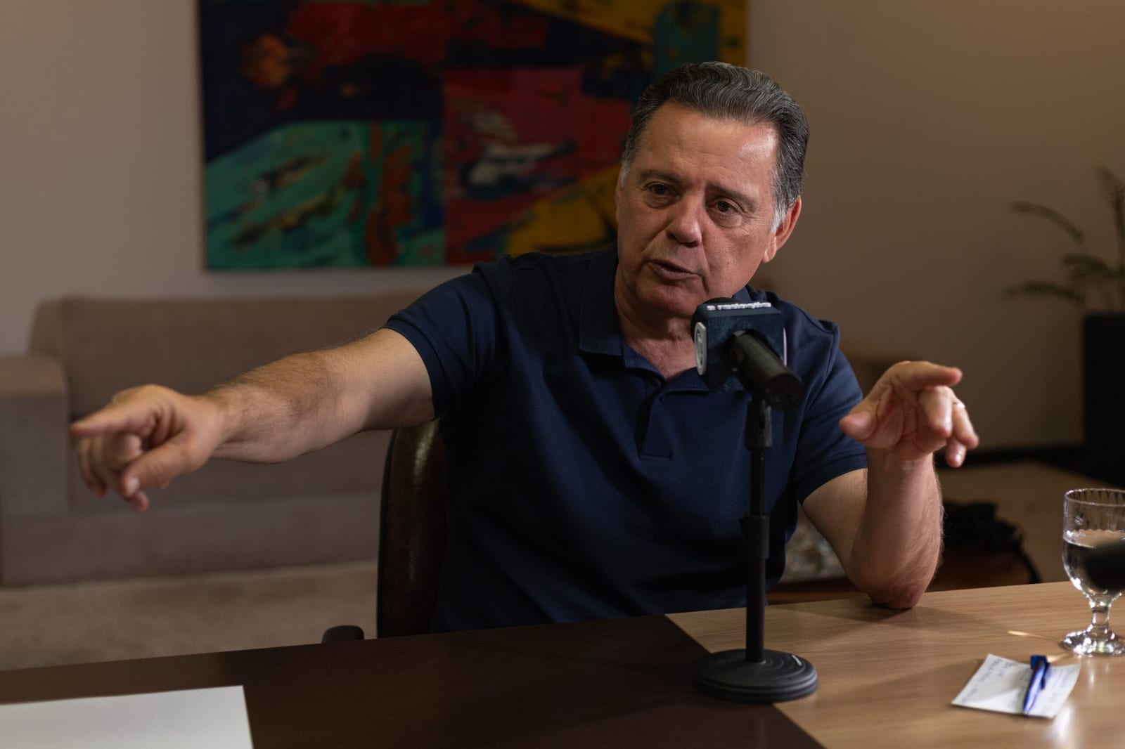 Marconi Perillo propõe ajuste fiscal e aposta nas redes para alcançar jovens