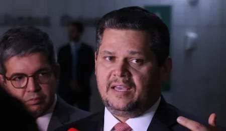 Alcolumbre adia votação da PEC da Segurança após racha no PT e disputa com PL