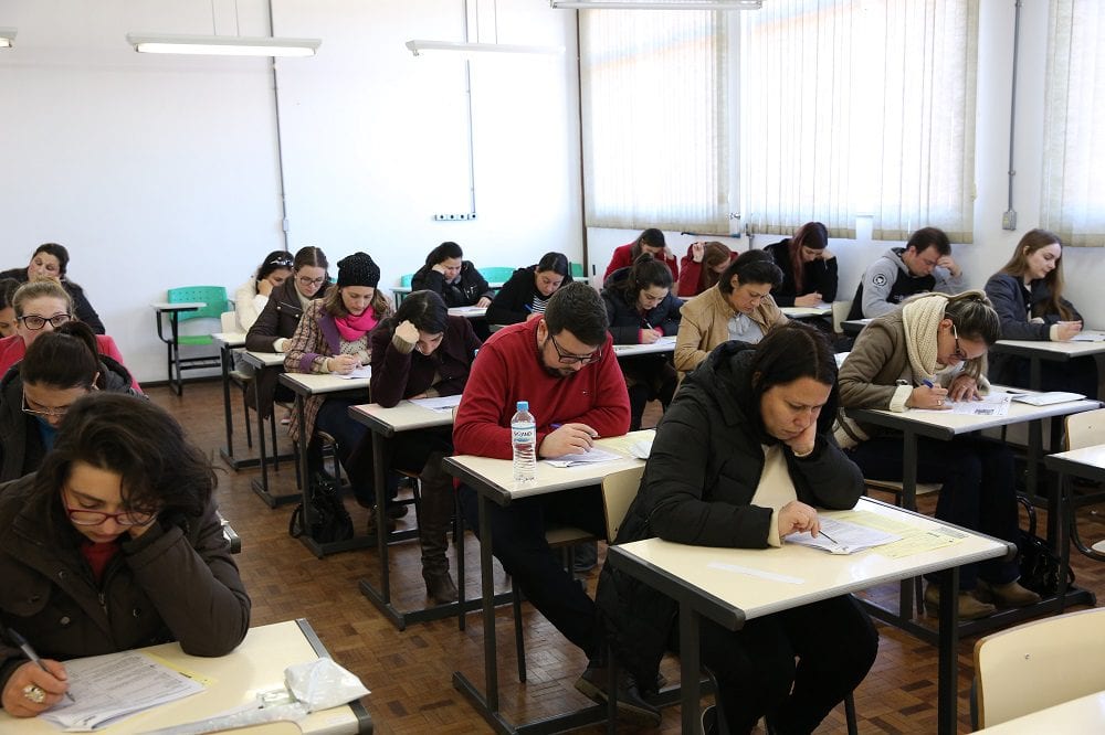 RS tem 14 concursos com 210 vagas e salários de até R$ 19,5 mil