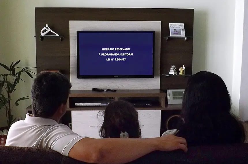 Propaganda eleitoral do segundo turno começa nesta sexta-feira, 9, no rádio e na TV; veja horários